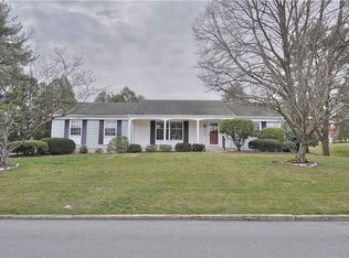 10 Devon Dr, Easton, PA 18045