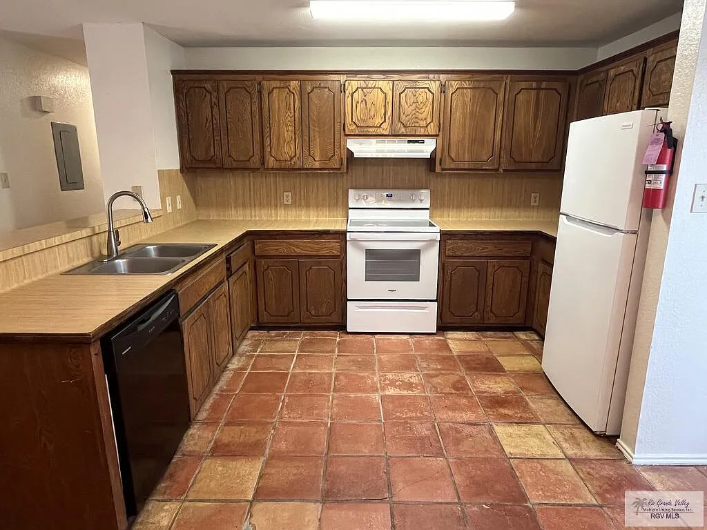 3 bed, 2.0 bath, 1300 sqft, $995 — Photo 4