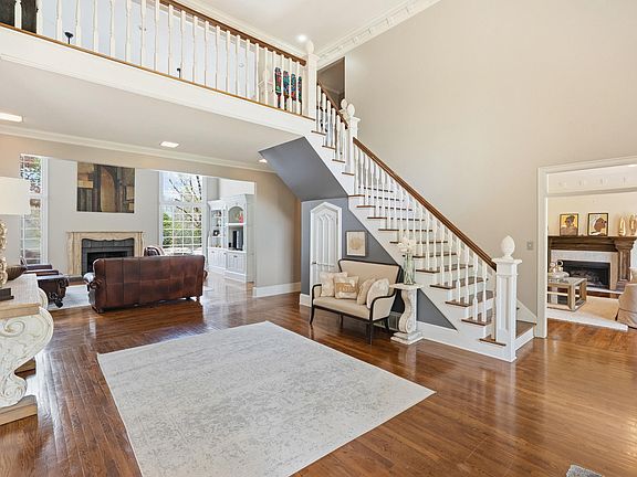 4th image of 6048 Willoughby Oak Ln