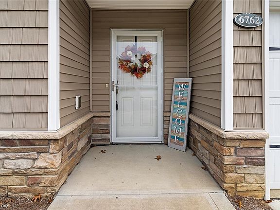 4th image of 6762 Bayside Dr