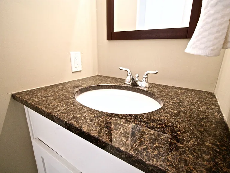Plaza La Belle Apartments — Photo 19
