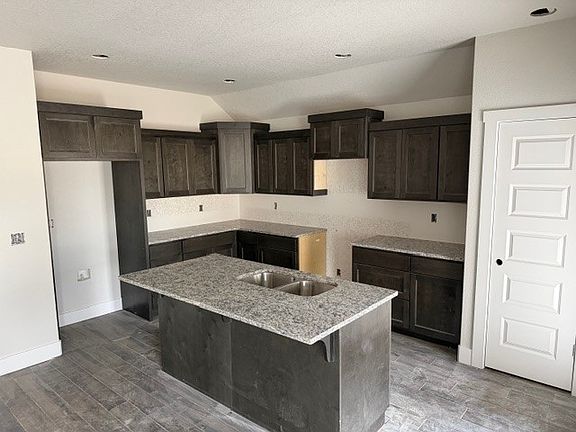 4th image of 305 E Copper Leaf Dr