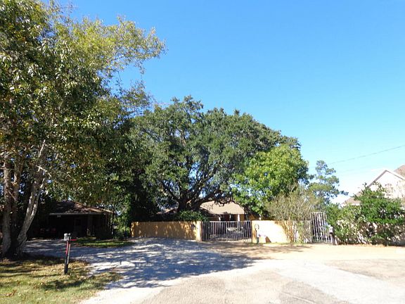 2nd image of 1215 Iola Rd