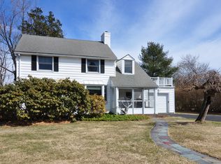 16 Aiken Way, White Plains, NY 10607