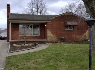 21800 Lakeland St, Saint Clair Shores, MI 48081