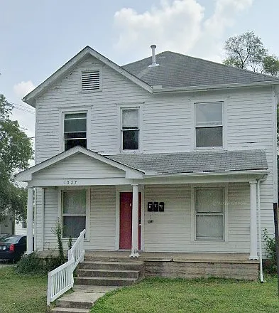 1027 Hughes St #2 photo 1