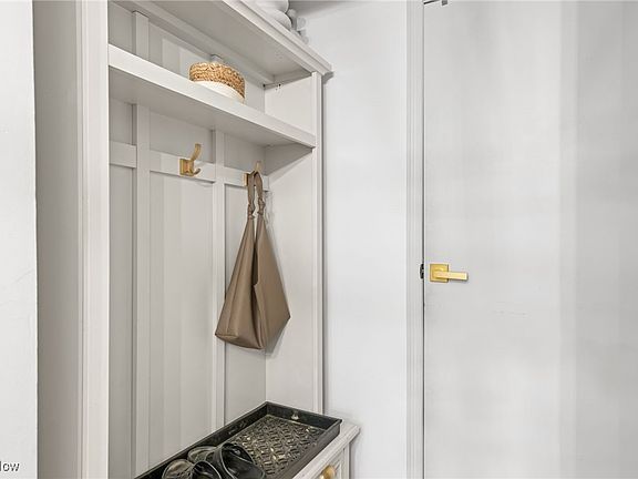 3rd image of 1300 Culpepper Dr APT 1B