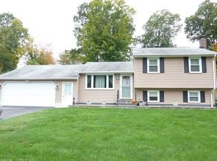 6 Ridgeland Rd, Wallingford, CT 06492