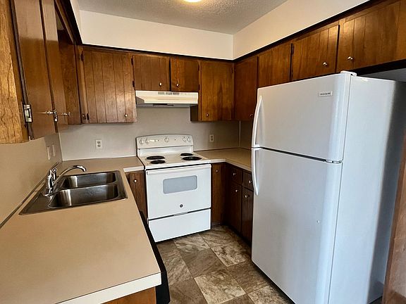 5th image of 907 Royce Ave