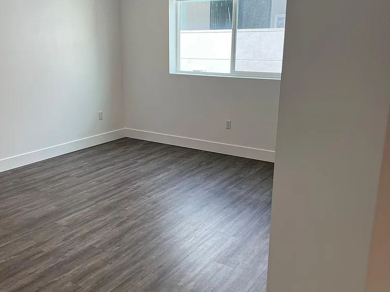 4231 McLaughlin Ave #401 — Photo 14