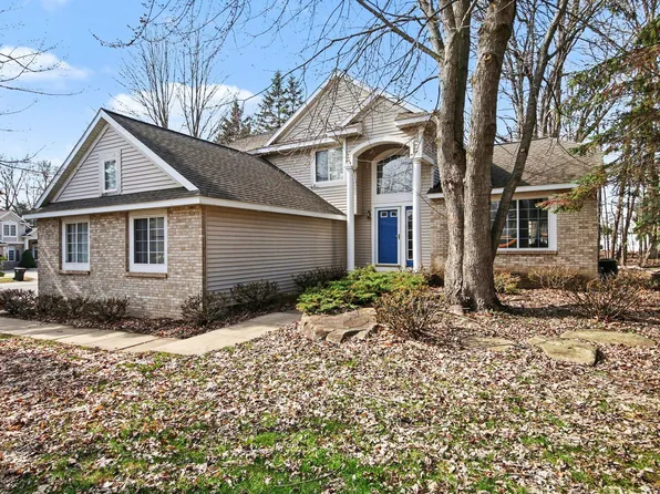 3589 Meadow Grove Dr SE, Grand Rapids, MI 49512