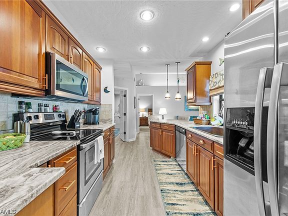 3rd image of 2219 SE 7th St