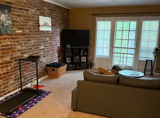 1100 Chatham Park Dr, Pittsburgh, PA 15216