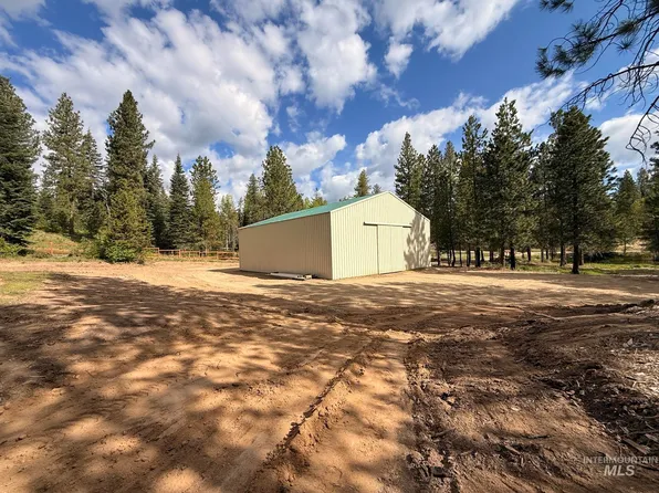 2 Timber Haven Pl, Cascade, ID 83611