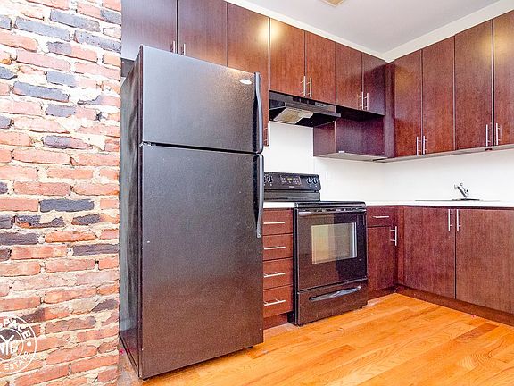 3rd image of 1345 De Kalb Ave #2LLX