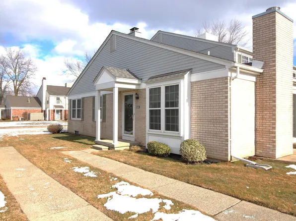 24618 Lake Meadow Dr, Harrison Township, MI 48045