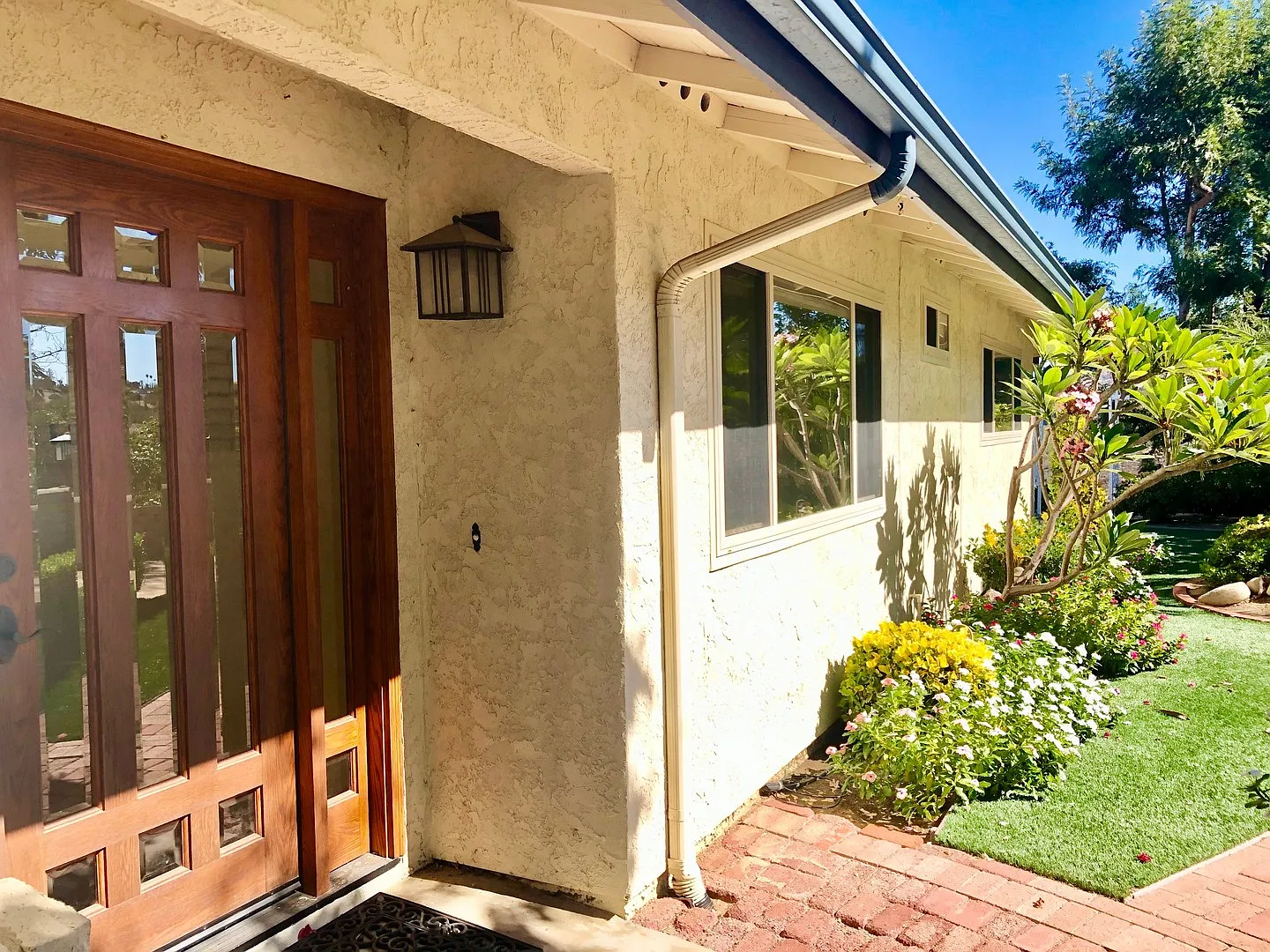 Beautiful Custom Home in Fallbrook, just minutes from town, Million Dollar Views, and Privacy a P... — Photo 4