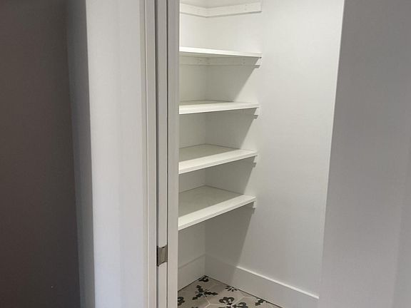 5th image of 118 West St #B