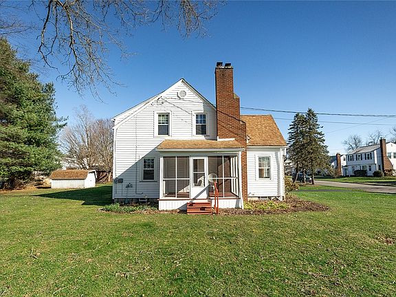 3rd image of 318 Garden Ave