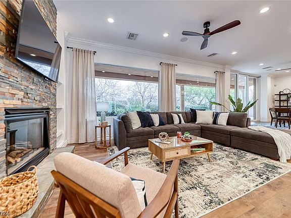 2nd image of 1521 Sunrise Cir