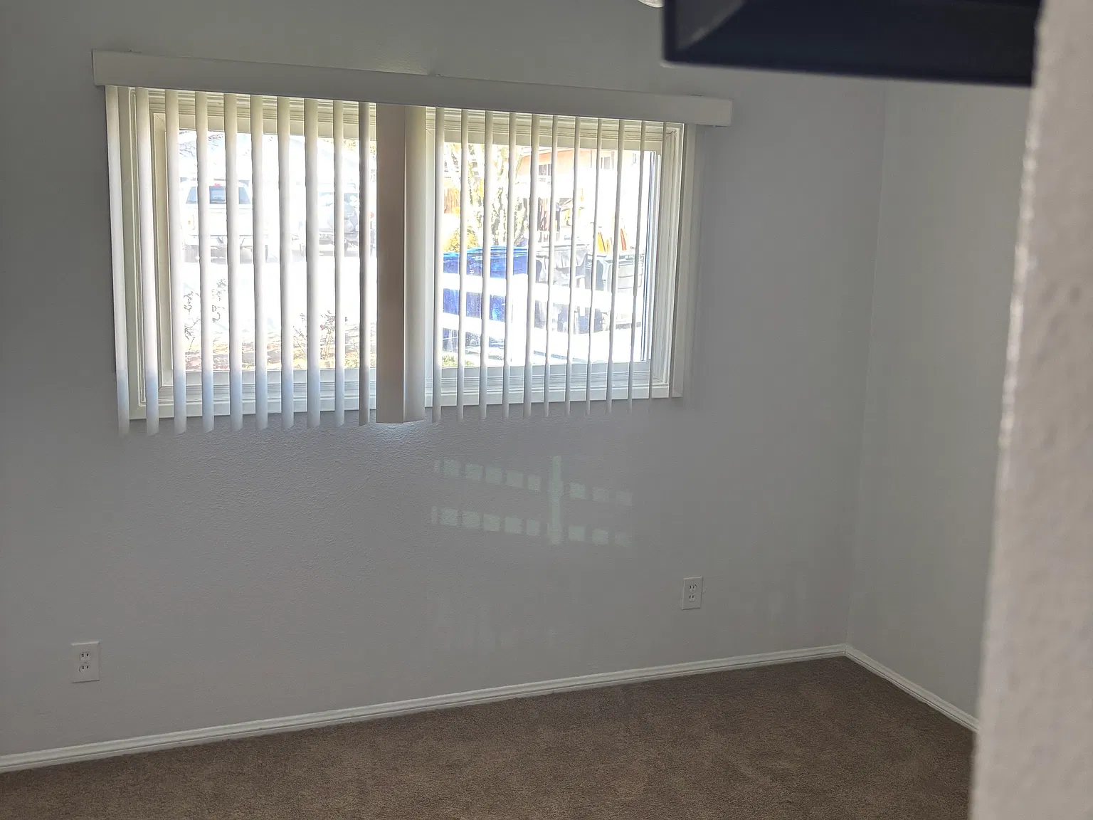 1077 E Bradley Ave E — Photo 4
