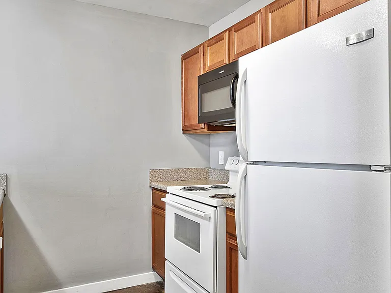 1510 W Broad St — Photo 9