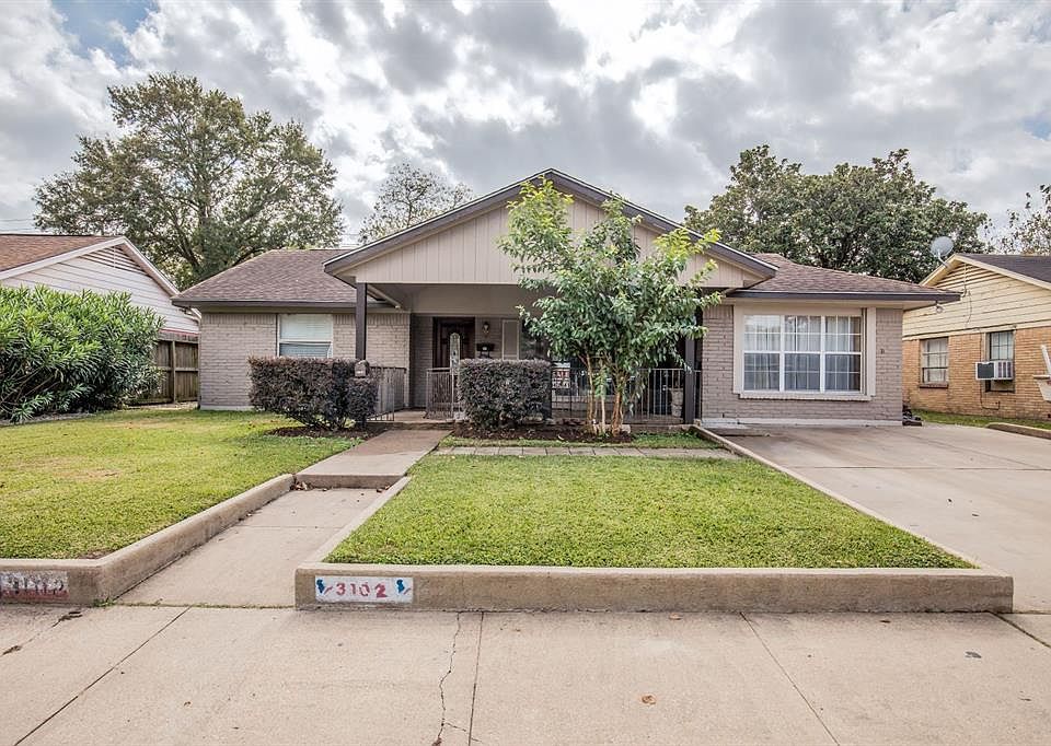 1st image of 3102 Longwood Dr