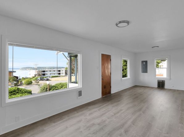 1320 SE 9th Ave, Oak Harbor, WA 98277