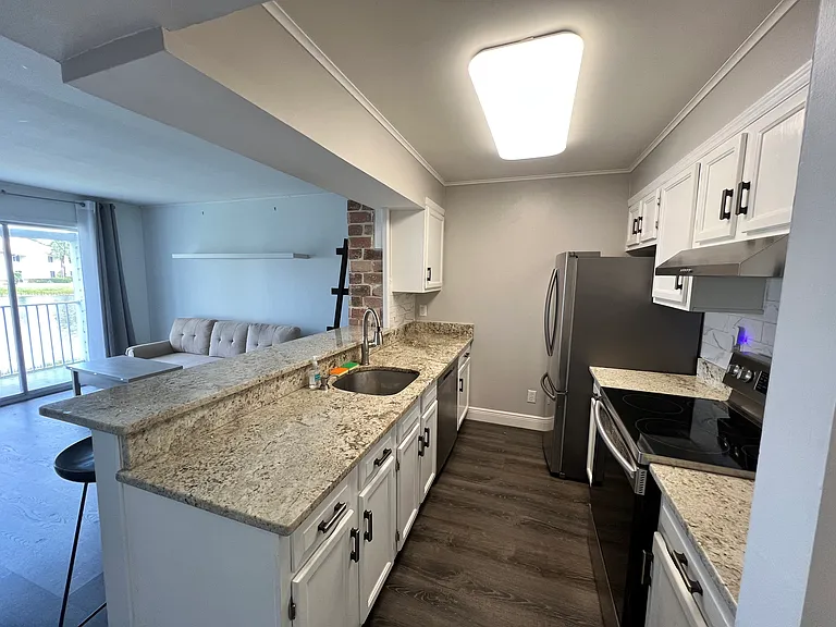 163 Cypress Point Dr #163 — Photo 6