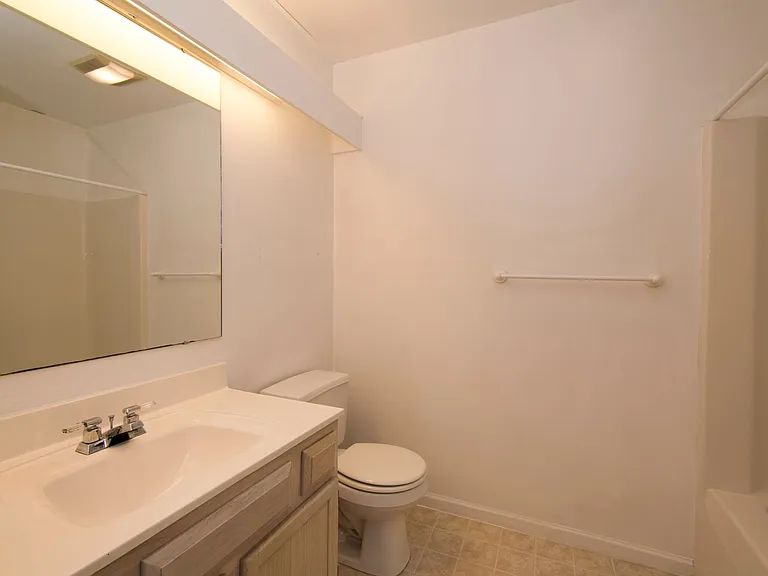 1117 Plymouth Dr — Photo 8