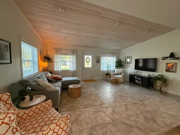 1306 Palm Cir, Jacksonville Beach, FL 32250
