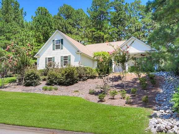 2nd image of 569 Knollview Dr