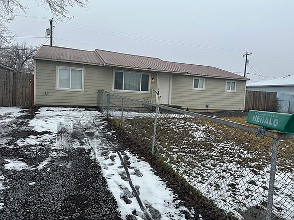 2nd image of 4222 Moon Dr NE