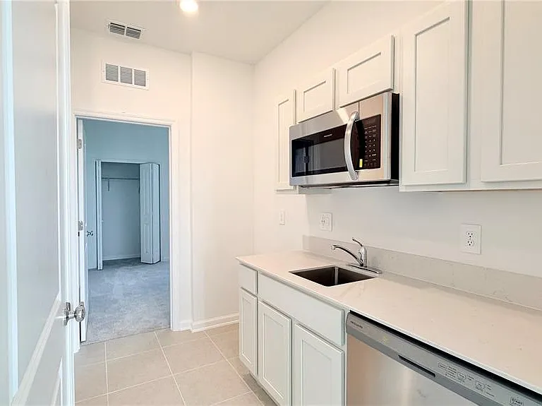 5177 Green Belt Dr #B — Photo 7
