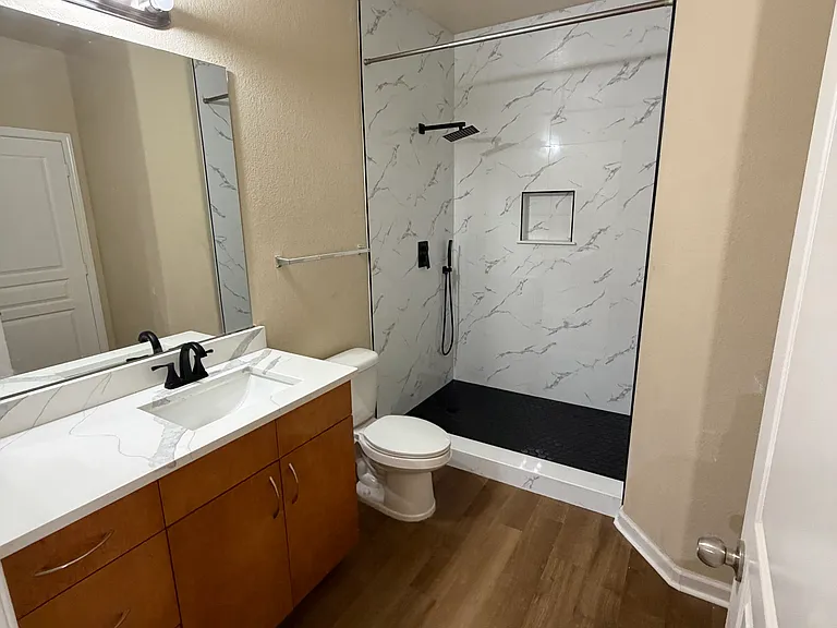 8290 Gate Pkwy W #819 — Photo 5