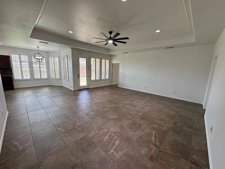 7201 Donatello St — Photo 3