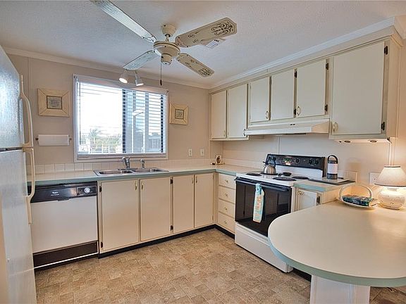 5th image of 632 LA JOLLA CIRCLE