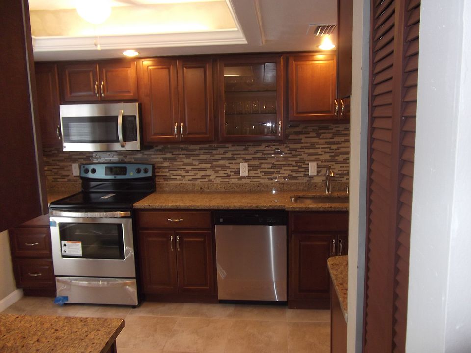 All new Kitchen, W Granite 