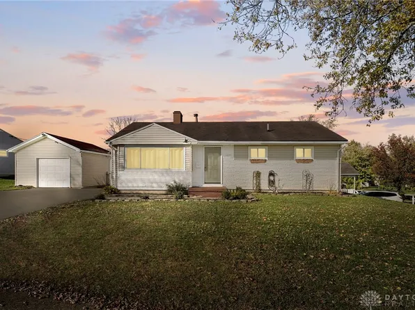 2532 Dowden Ln, Dayton, OH 45420