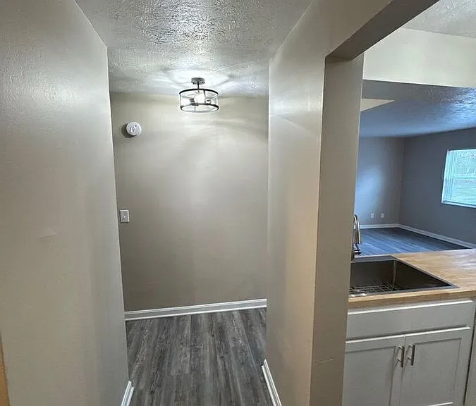 2390 W North Bend Rd #4 — Photo 1