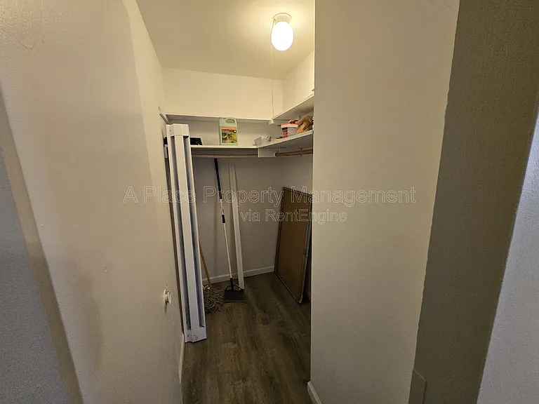 2625 S Big Bend Blvd — Photo 9