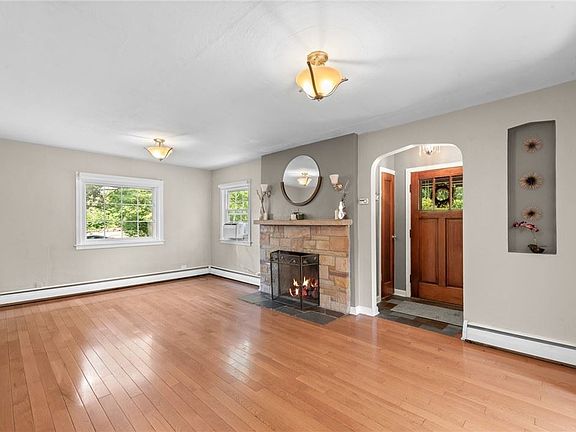 5th image of 3987 Saltsburg Rd
