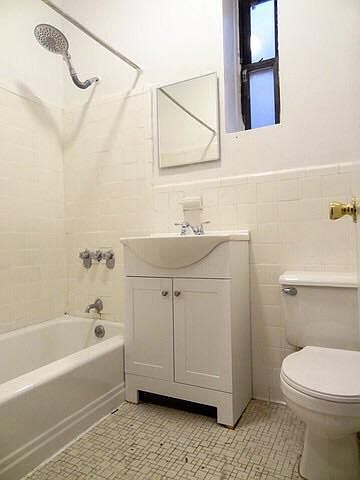 2nd image of 1503 Saint Johns Pl