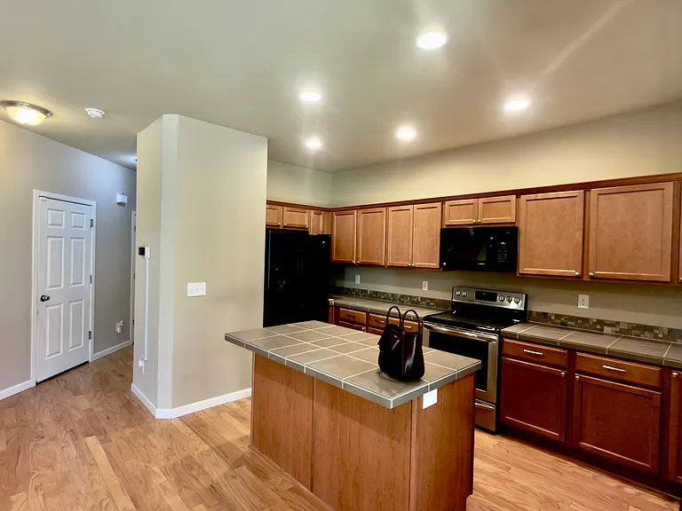 1603 W Smith Ct — Photo 4