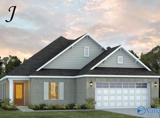 103 Whitner Dr, Hazel Green, AL 35750