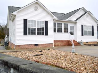 216 Chantilly Dr, Waynesboro, VA 22980