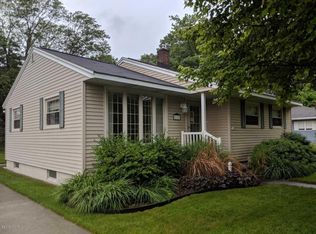 217 Douglas Ct, Spring Lake, MI 49456