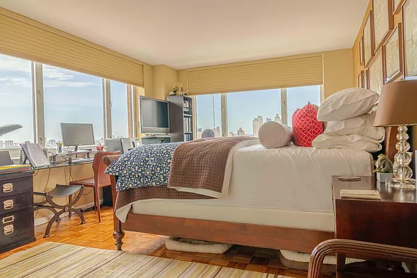 Rented by Addison Property Group | media 18