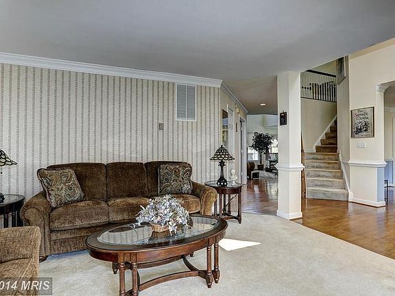 5th image of 103 English Chase Ln