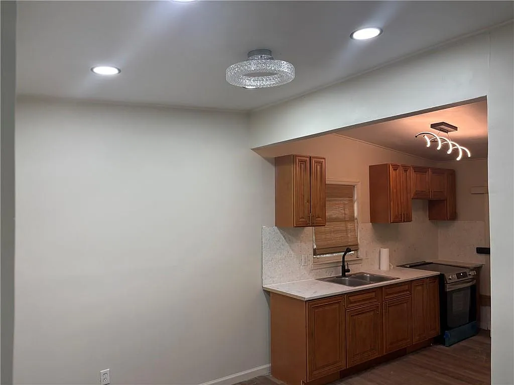 2 bed, 1.0 bath, 832 sqft, $950 — Photo 4